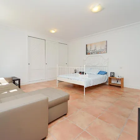 Apartament Magnificent 5-star With Sea View, Jacuzzi And Pool