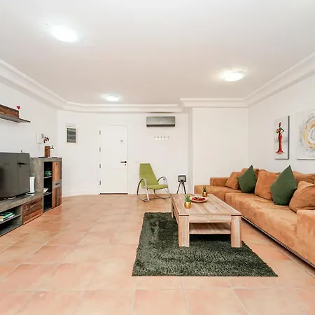 Magnificent 5-star With Sea View, Jacuzzi And Pool Apartament
